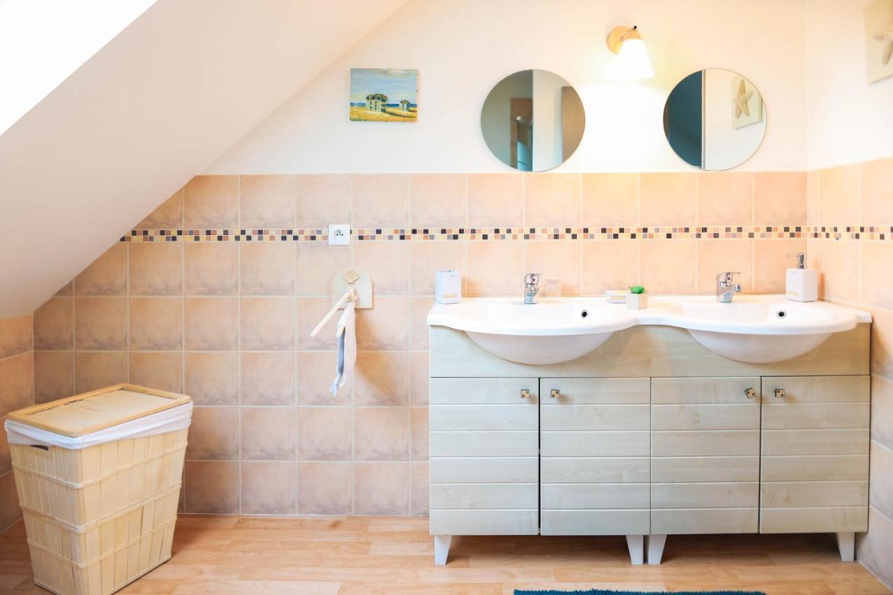 La Maison D'Elise Panzió Dollon Kültér fotó